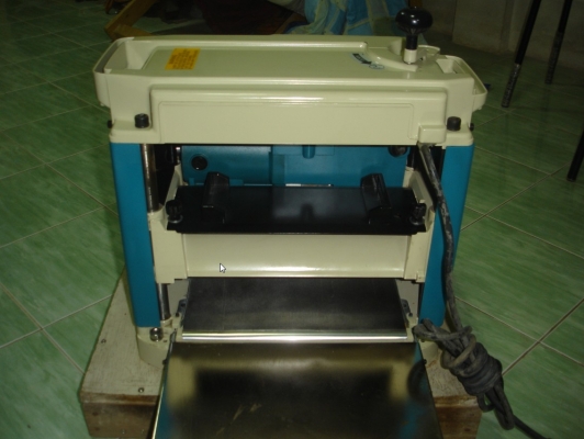 ขายเครื่องรีดไม้สภาพดีมากๆ ยี่ห้อMAKITAรุ่น2012NBใบ12นิ้ว พร้อมใช้งาน