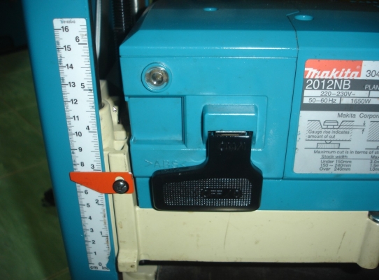 ขายเครื่องรีดไม้สภาพดีมากๆ ยี่ห้อMAKITAรุ่น2012NBใบ12นิ้ว พร้อมใช้งาน