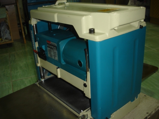 ขายเครื่องรีดไม้สภาพดีมากๆ ยี่ห้อMAKITAรุ่น2012NBใบ12นิ้ว พร้อมใช้งาน