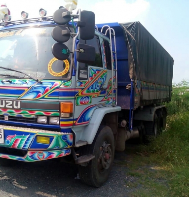 สิบล้อ อีซูซุ FXZ 23NFPF185โบว์อินเตร์ 2เพา สโลส ดั้มมีเนียม สภาพนางฟ้าสวยกริบ ทะเบียนพร้อมโอน ราคา 890,000บ ต่อรองได้ ครับท่าน