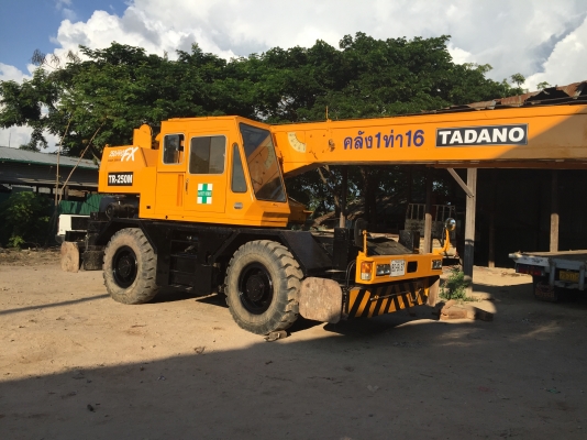ขายเครนtadano20ตันm2 ทะเบียนพร้อม รถใช้งาน