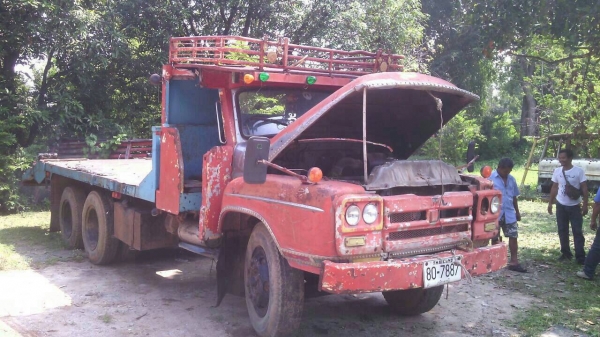 10ล้อบรรทุกรถเกี่ยว แบคโคร200 เครื่องเกียร์ ดีครัชซีสวย