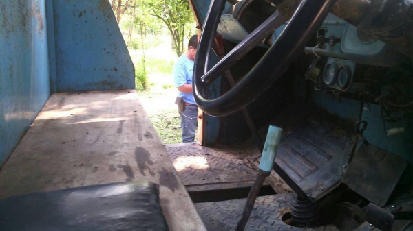 10ล้อบรรทุกรถเกี่ยว แบคโคร200 เครื่องเกียร์ ดีครัชซีสวย