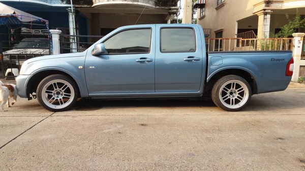 ขายรถกระบะ isuzu 4ประตู รถปี 2005 ของแต่งให้ตามรูปครับ โช้ค 4 ต้น แม็ค 18"หน้า 9.5 หลัง 10.5 ล้อ rp ปั้ม 12 หัวฉีด 8 รู ทำตาก ช่วงล่างทำแล้วครับ ท่อเลสทั้งใบ ให้หมดครับ ราคา 285,000 บาท สนใจติดต่อได้ครับ 0826336557 โป้งครับ รับแลกรับเทรินทุกรุ่นครับ.