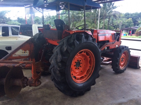 รถไถKUBOTA M5000..เล่มทะเบียนพร้อม มีใบดันหน้า จาน7..รถสภาพดี สวยดี..