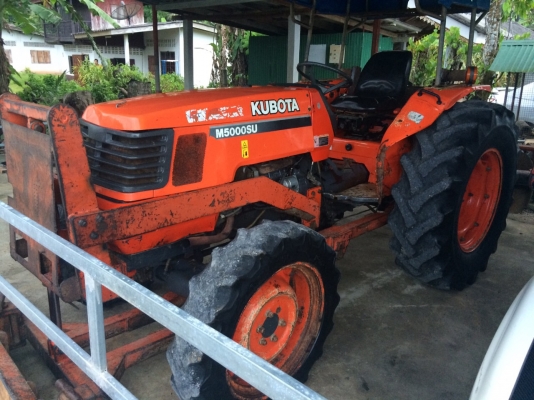 รถไถKUBOTA M5000..เล่มทะเบียนพร้อม มีใบดันหน้า จาน7..รถสภาพดี สวยดี..