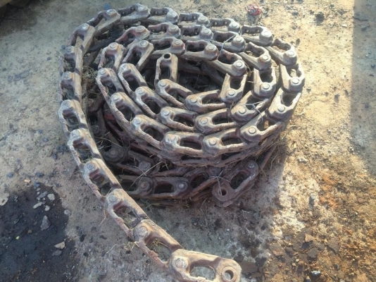 ขายโซ่ PC60-5 ใส่กับรถPC60-1-2-3 ใส่กับรถแทร็กD2ได้ทุกรุ่น สภาพเก่านอก พร้อมใช้งาน 42ข้อ มี2คู่่ คู่ละ25000 ราคาต่อรองได้