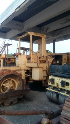 ชายรถบด4ล้อหนาม4คัน