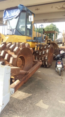 ชายรถบด4ล้อหนาม4คัน