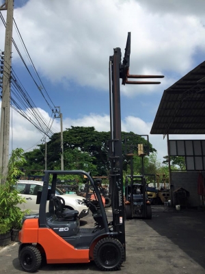 TOYOTA 8FD20 รถนอก รุ่นใหม่ล่าสุด เสา 4.5 เมตร งาฮิ้ง