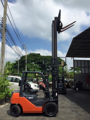 TOYOTA 8FD20 รถนอก รุ่นใหม่ล่าสุด เสา 4.5 เมตร งาฮิ้ง