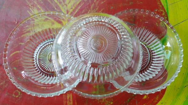 ถ้วยขนม งานเก่า สภาพสวยๆๆๆ ตอกตราเอส ใบละ 50 มี 11 ใบ