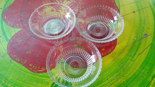 ถ้วยขนม งานเก่า สภาพสวยๆๆๆ ตอกตราเอส ใบละ 50 มี 11 ใบ