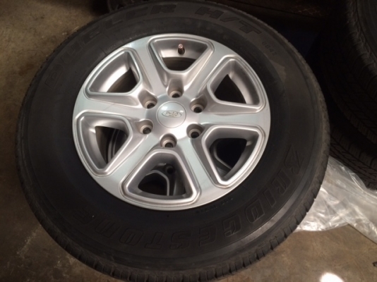 ขายยาง 265/65R17 พร้อมแม็กติดรถฟอร์ดแลนเจอร์