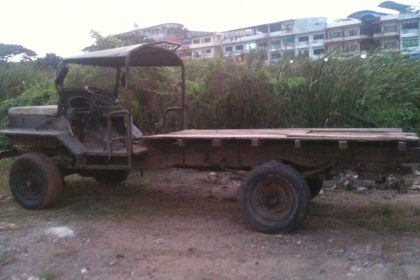 อีแต๋น ขับ4 คัสซี 4 ล้อกลาง ไม่มีเครื่องเกียร์ 26,000 บาท