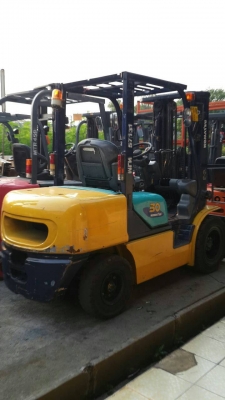 ขายรถยกโฟร์คลิฟท์ยี่ห้อKOMATSU FD30-14 เกียร์ออโต้ ขายรถยกโฟร์คลิฟท์ยี่ห้อKOMATSU FD30-14 เกียร์ออโต้