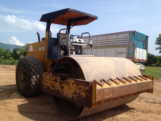 ขายรถบดสั่นสะเทือน    2 เพลา