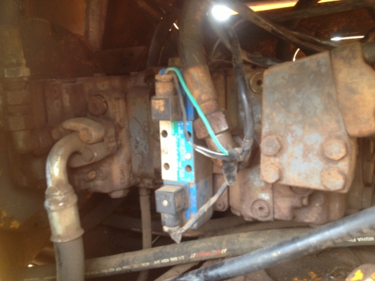 ขายรถบดสั่นสะเทือน    2 เพลา