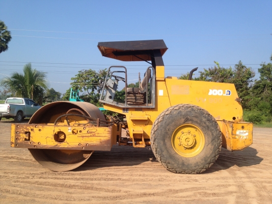 ขายรถบดสั่นสะเทือน    2 เพลา