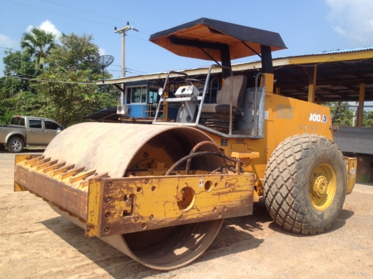 ขายรถบดสั่นสะเทือน    2 เพลา