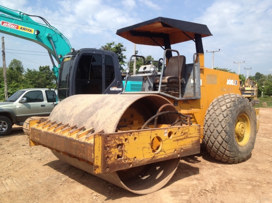 ขายรถบดสั่นสะเทือน    2 เพลา