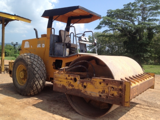 ขายรถบดสั่นสะเทือน    2 เพลา