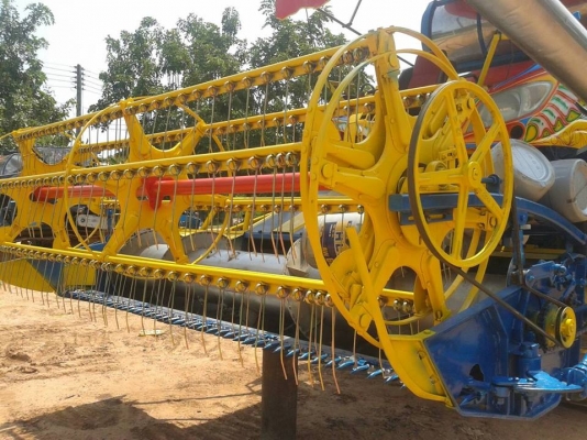 ขายรถเกี่ยวข้าวเกษตร พัฒนาปี53 ปลดหนี้ เครื่อง6HH1โบ เครื่องดี ช่วงล่างเต็ม ตู้ดี บิ้วใหม่าภาพพร้อมลงงาน เอกสารจากบริษัท ปั๊มดี