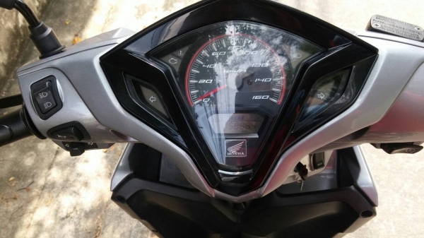 click 125i สวยใส มือเดียว