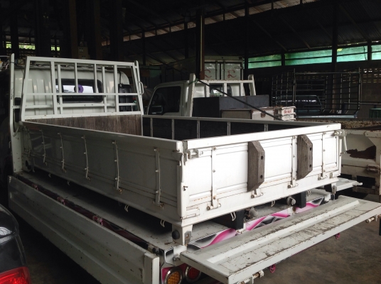 ขาย กระบะ 6 ล้อ NQR- 5.50 m. คอกเหล็กสวยๆ ครับ ขาย กระบะ 6 ล้อ NQR- 5.50 m. คอกเหล็กสวยๆ ครับ