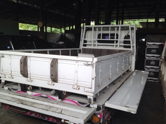 ขาย กระบะ 6 ล้อ NQR- 5.50 m. คอกเหล็กสวยๆ ครับ ขาย กระบะ 6 ล้อ NQR- 5.50 m. คอกเหล็กสวยๆ ครับ