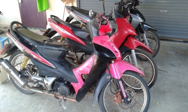 เวฟ100เหมาเท่านั้น 3 คัน