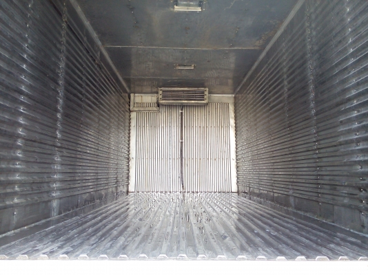 6 ล้อใหญ่  *ตู้เย็น-สแตนเลส*  HINO *สิงห์ไฮเทค* FF3H 195 แรงม้า  *ยาว 7.20 ม.*  รถสวยเดิม+สวยจริง * รถห้างแท้ * มีเล่มพร้อม *