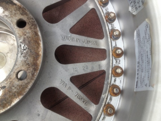 ล้อม้าเเท้ LODIO DRIVE 17กว้าง7นิ้วอ๊อฟ25ทั้ง4วงสีเดิมๆญี่ปุ่นสภาพสวยมีที่ขันฝาครบ6รู139