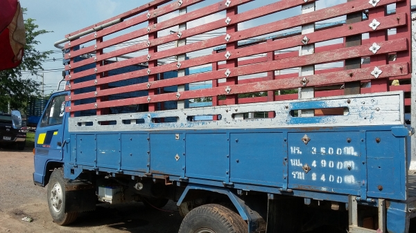 ขายหกล้อกลาง ISUZU NPR-115 แรงม้า เอฟหลัง มีสโลว์กลาง สภาพพร้อมใช้