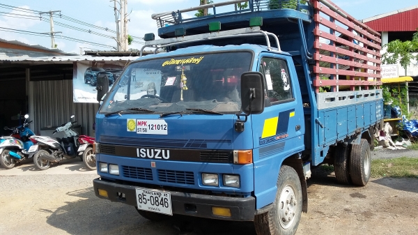 ขายหกล้อกลาง ISUZU NPR-115 แรงม้า เอฟหลัง มีสโลว์กลาง สภาพพร้อมใช้