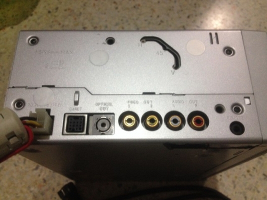 ตู้ DVD CLARION VCZ625 PROAUDIO 24BIT สภาพสวยๆสายคอลโทลครบ