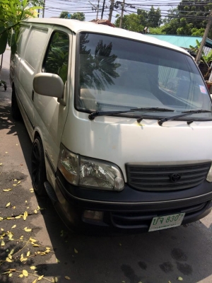 ขายรถตู้ Toyota Hiace 3.0 ปี 2003 สีขาวเครื่องดีเซล 3000cc เกียร์ธรรมดา ราคา 125,000 บาท
