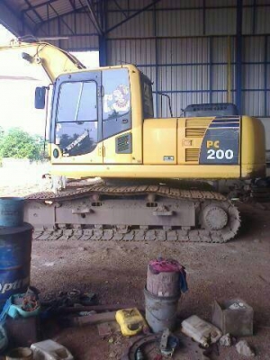 ขายรถแบคโฮ KOMATSU PC-200-8  อิมวอย  ราคา.1550000 ต่อรองคับ สนใจโทรจองเลย