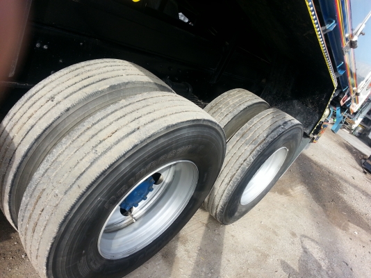 ขายHINO MEGA GY 12ล้อปี'56(มิ.ย) 380แรง เพิ่งวิ่งได้4หมื่นกว่าโล สภาพเหมือนออกห้างมือหนึ่ง จัดแนนท์ได้1.8-2ล้าน(หลุดมัดจำ) ขายHINO MEGA GY 12ล้อปี'56(มิ.ย) 380แรง เพิ่งวิ่งได้4หมื่นกว่าโล สภาพเหมือนออกห้างมือหนึ่ง จัดแนนท์ได้1.8-2ล้าน(หลุดมัดจำ)