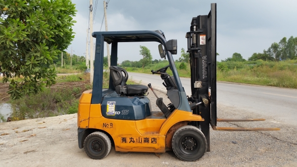 ขายด่วนรถยก TOYOTA 7FGยก1.5ตันเสาสูง3เมตรยางตันหน้าหลังรถนอกนำเข้ายังไม่เคยใช้งานในเมืองไทยเลย=รุ่นใหม่ขายถูกๆๆ