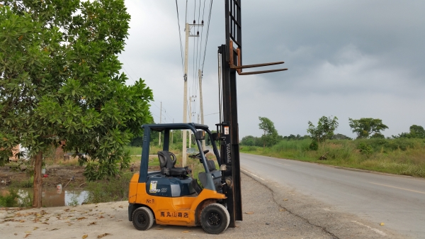 ขายด่วนรถยก TOYOTA 7FGยก1.5ตันเสาสูง3เมตรยางตันหน้าหลังรถนอกนำเข้ายังไม่เคยใช้งานในเมืองไทยเลย=รุ่นใหม่ขายถูกๆๆ