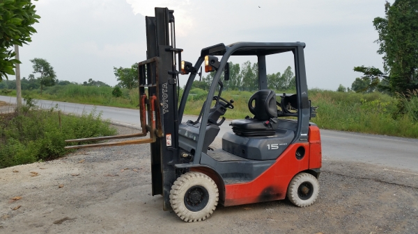 ขายด่วนรถยก TOYOTA 8FGยก1.5ตันเสาสูง3เมตรยางตันหน้าหลังรถนอกนำเข้ายังไม่เคยใช้งานในเมืองไทยเลยรุ่นใหม่สุดๆขายถูกๆๆ