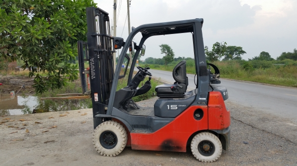 ขายด่วนรถยก TOYOTA 8FGยก1.5ตันเสาสูง3เมตรยางตันหน้าหลังรถนอกนำเข้ายังไม่เคยใช้งานในเมืองไทยเลยรุ่นใหม่สุดๆขายถูกๆๆ