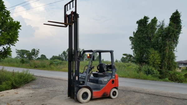 ขายด่วนรถยก TOYOTA 8FGยก1.5ตันเสาสูง3เมตรยางตันหน้าหลังรถนอกนำเข้ายังไม่เคยใช้งานในเมืองไทยเลยรุ่นใหม่สุดๆขายถูกๆๆ