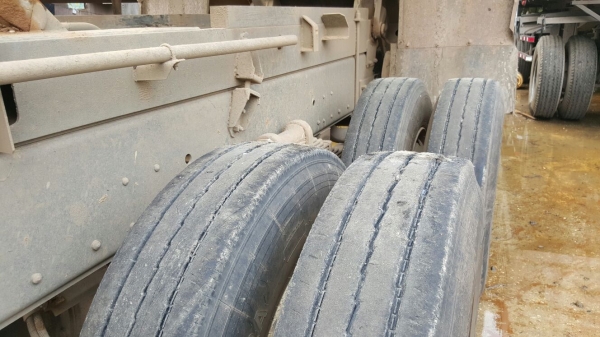 รถอีซูซุ 10 ล้อดั้ม FXZ 360 แรงม้า. ปี 54 , ( ขายแม่ , ลูก. ) , ( รถวิ่ง 11x,xxx กม. )    สนใจติดต่อ  081 - 6079515