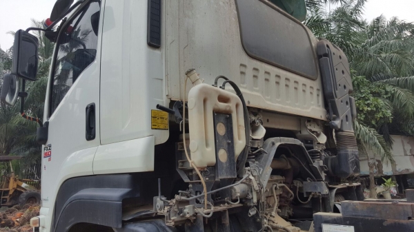 รถอีซูซุ 10 ล้อดั้ม FXZ 360 แรงม้า. ปี 54 , ( ขายแม่ , ลูก. ) , ( รถวิ่ง 11x,xxx กม. )    สนใจติดต่อ  081 - 6079515