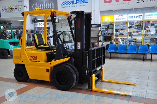 ขายรถโฟล์คลิฟท์มือสอง TCM รุ่น FD25Z1  ราคา 245,000 บาท นำเข้าจากประเทศญี่ปุ่น 100\% ไม่เคยใช้งานในประเทศไทย