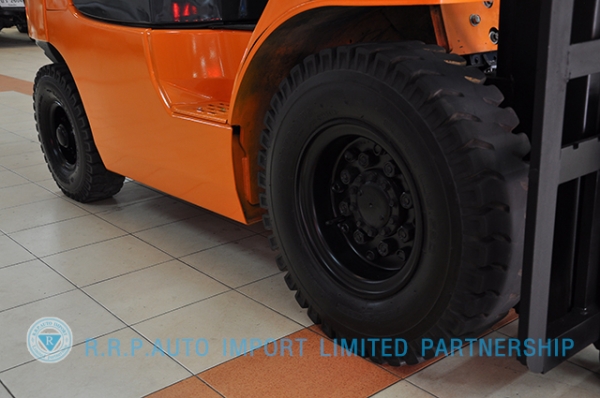 ขายรถโฟล์คลิฟท์มือสอง TOYOTA รุ่น 7FG20 ราคา xxx,xxx บาท นำเข้าจากประเทศญี่ปุ่น 100\% ไม่เคยใช้งานในไทย