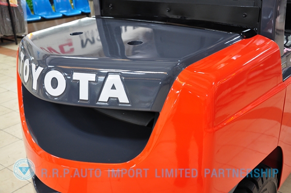 ขายรถโฟล์คลิฟท์มือสอง TOYOTA รุ่น 8FD30 ราคา xxx,xxx บาท นำเข้าจากประเทศญี่ปุ่น 100\% ไม่เคยใช้งานในไทย