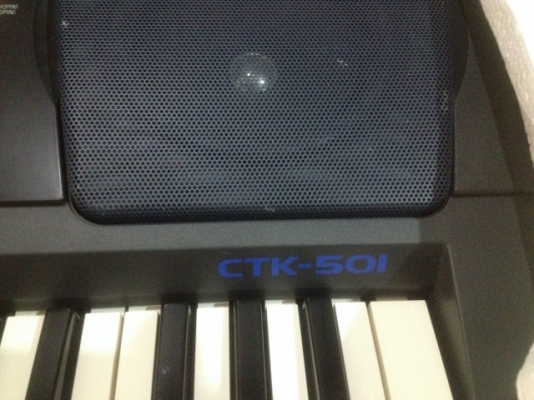 คียบอร์ด CASIO CTK 501 ของมาจากญี่ปุ่นสภาพสวยๆใหม่ๆมีกล่องมาครบ
